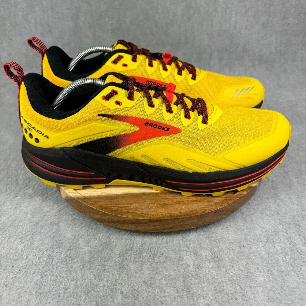 Brooks Vibrant Yellow and Black Running Shoes - Picture 1 of 10